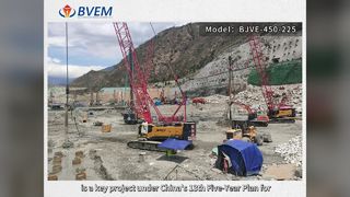 Dispositivo de vibroflotación para mejorar el suelo limoso